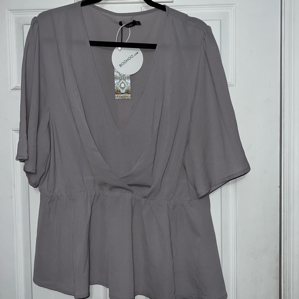 NWT Boohoo Blouse - Picture 2 of 3
